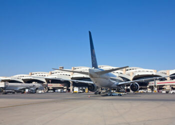 نجی ائیر لائن کی فاش غلطی، لاہور سےکراچی جانیوالے مسافرکو جدہ پہنچا دیا