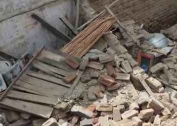 لاہور:مکان کی بالائی منزل کی چھت گرنے سے 6 خواتین ملبے تلے دب گئیں