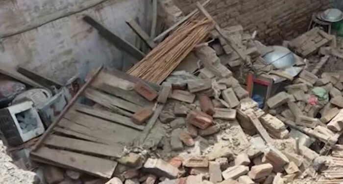 لاہور:مکان کی بالائی منزل کی چھت گرنے سے 6 خواتین ملبے تلے دب گئیں