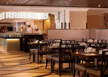 کراچی: ریسٹورینٹ میں شلوار قمیض پہن کر جانےپرپابندی کیخلاف شہری نے عدالت سے رجوع کرلیا