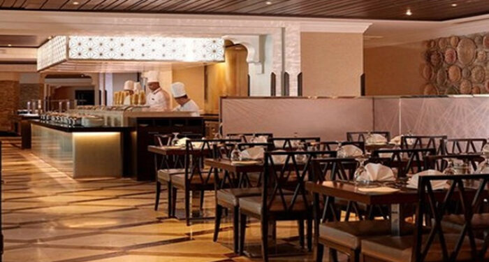 کراچی: ریسٹورینٹ میں شلوار قمیض پہن کر جانےپرپابندی کیخلاف شہری نے عدالت سے رجوع کرلیا