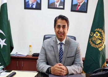 چینی کی قیمتوں کی سختی سے مانیٹرنگ ہورہی ہے، ایک دو روز میں قیمتیں نیچے آجائیں گی: کوآرڈینیٹر وزیراعظم