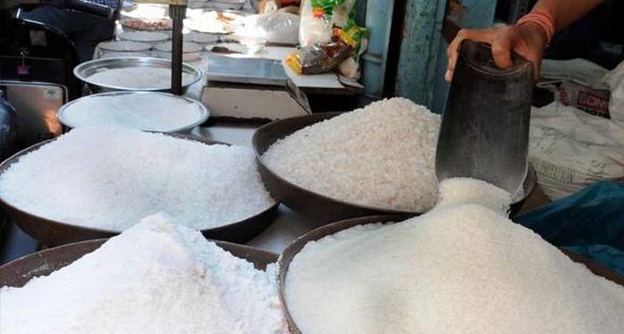 ڈیلرز اور شوگر ملز مالکان میں تنازع برقرار، بازار میں چینی کی سپلائی آج بھی معطل