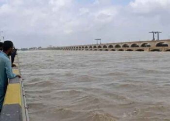 دریائے سندھ میں لیہ کے مقام پر درمیانے درجے کے سیلاب نے تباہی مچا دی