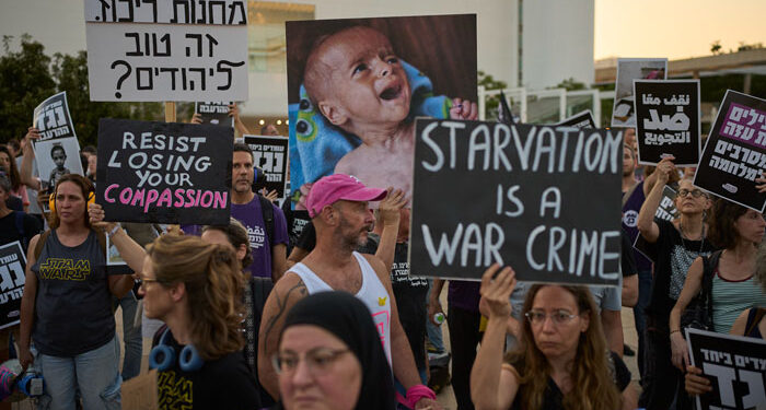 غزہ میں بھوک کو جنگی ہتھیار بنانے پر دنیا کے مختلف ممالک میں اسرائیل کیخلاف احتجاج