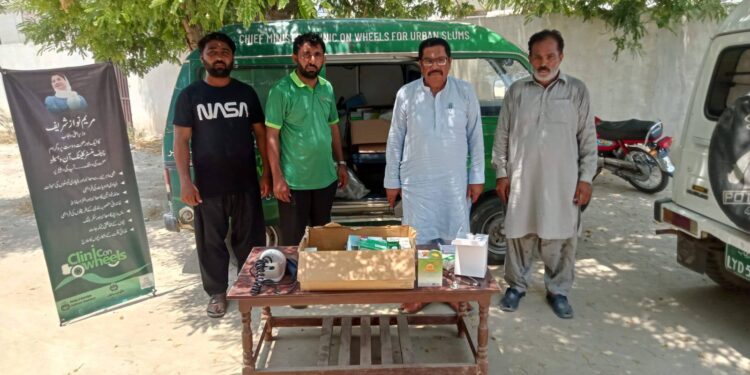 لیہ:ڈپٹی کمشنر امیرا بیدار کی ہدایت پر اسسٹنٹ کمشنر چوبارہ ثناء اللہ ہنجرا کی کلینک آن وہیل کی ٹیموں کی نگرانی