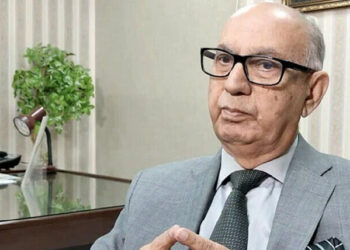 عدم اعتماد بارے کوئی تجویز کسی سطح پر زیر بحث نہیں: عرفان صدیقی