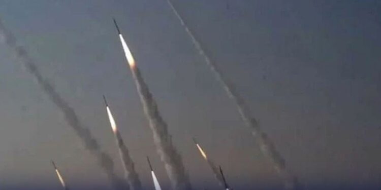 یمنی حوثیوں نے ایک بار پھر اسرائیل پر میزائل داغ دیئے