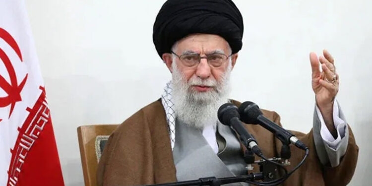 قطر میں امریکی اڈوں پر حملہ معمولی واقعہ نہیں تھا، دوبارہ ممکن ہے: آیت اللہ علی خامنہ ای