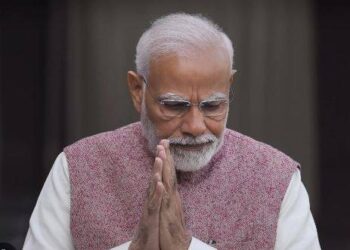 مودی حکومت کا ’بیٹی بچاؤ‘ نعرہ بے نقاب: کولکتہ لا کالج اجتماعی زیادتی کیس بھارت میں ریاستی ناکامی کی علامت بن گیا