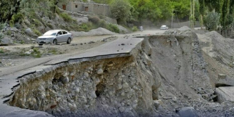 گلگت بلتستان میں سیلاب سے 20 ارب روپے کا نقصان، اموات بڑھ کر 10 ہوگئی