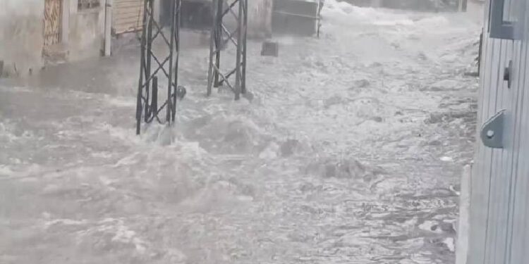 جڑواں شہروں اورمری میں شدید بارشیں ، برساتی پانی گھروں میں داخل ، رین ایمرجنسی نافذ