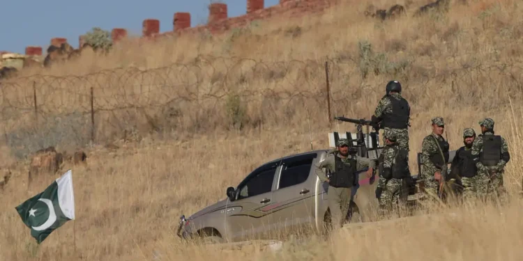 سکیورٹی فورسز نے افغانستان سے بھارتی حمایت یافتہ دہشتگردوں کی دراندازی ناکام بنا دی، 30 شرپسند ہلاک