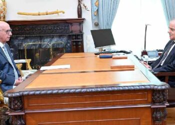 وزیراعظم سے عرفان صدیقی کی ملاقات، تعلیمی اداروں بارے گفتگو