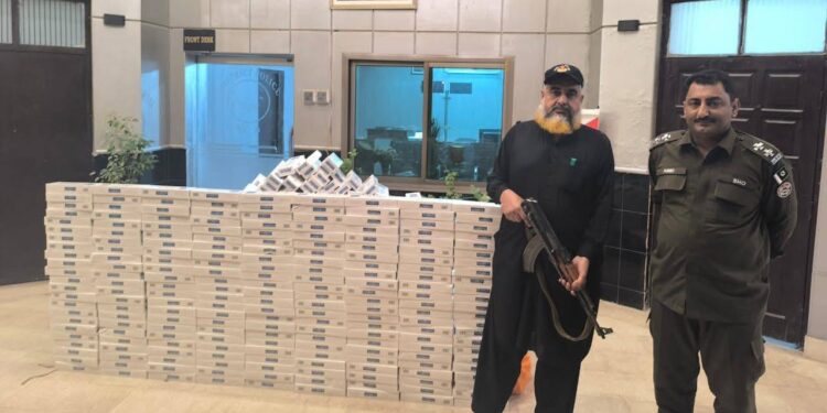 لیہ:کروڑ لعل عیسن پولیس کی کاروائی، 20 لاکھ روپے سے زائد مالیت کی نان کسٹم سگریٹ برآمد