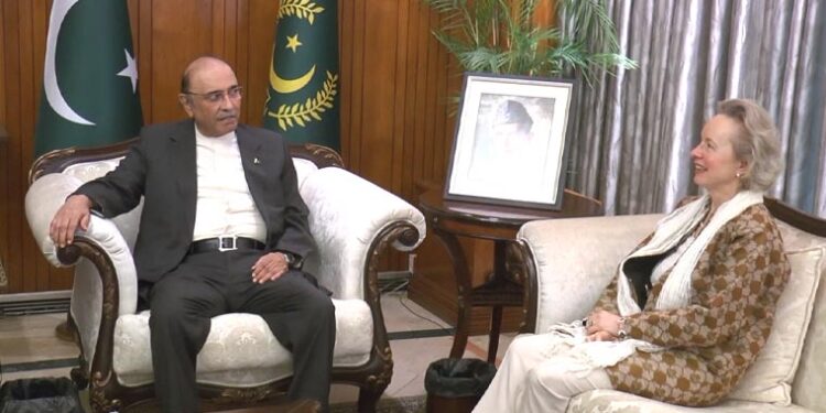 پاکستان اور آسٹریا میں تجارت، اقتصادی تعاون بڑھانے کی ضرورت ہے: صدرِ مملکت