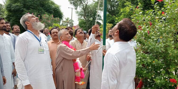 لیہ:ضلع میں جشنِ آزادی کی تقریبات کا آغاز، پرچم کشائی کی پروقار تقریب کا انعقاد