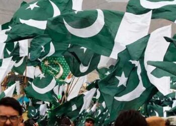 جشن آزادی کی تیاریاں عروج پر، ہر طرف سبز ہلالی پرچموں کی بہار