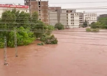 اسلام آباد میں موسلادھار بارش، نالے بپھرنے سے متعدد علاقے زیر آب