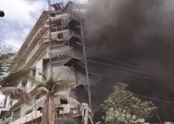 کراچی کے علاقے لانڈھی میں کپڑے کی فیکٹری میں آتشزدگی، 6 افراد زخمی