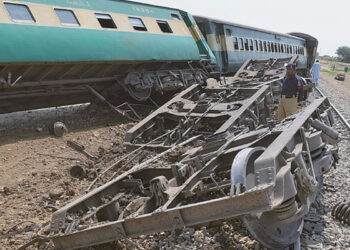 مستونگ کے قریب ریلوے ٹریک پر دھماکا، جعفر ایکسپریس کی 6 بوگیاں پٹڑی سے اترگئیں