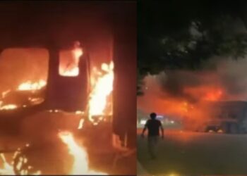 کراچی میں ڈمپر کی ٹکر سے بہن بھائی جاں بحق، والد زخمی، مشتعل شہریوں نے 7 ڈمپر جلادیے