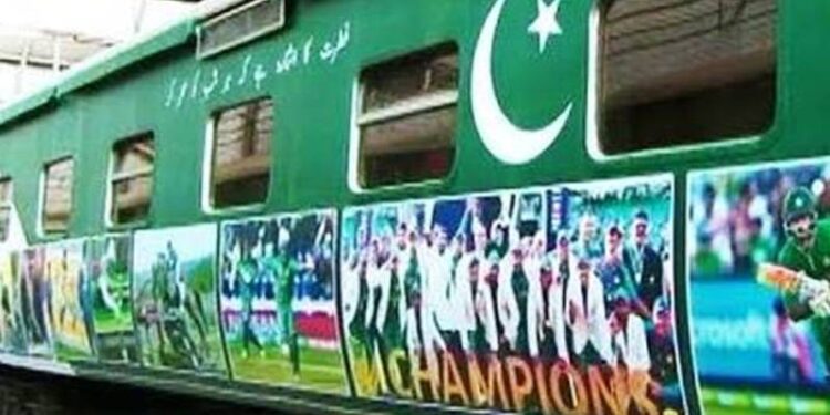 کراچی: جشن آزادی کے موقع پر خصوصی آزادی ٹرین کا افتتاح