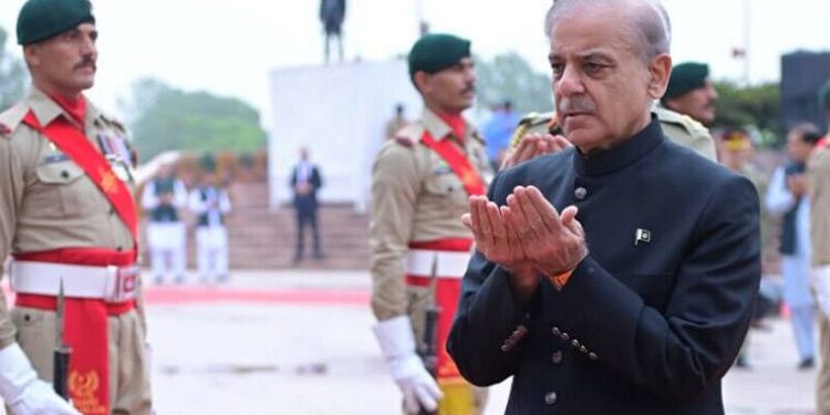 یوم آزادی پر پاکستان مونومنٹ اسلام آباد پر پرچم کشائی کی تقریب، وزیر اعظم شہباز شریف مہمان خصوصی