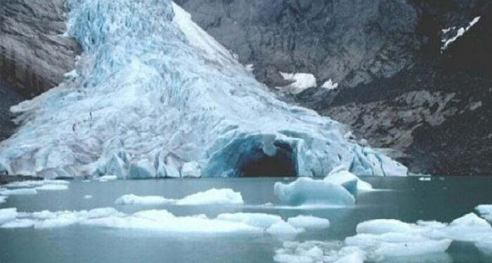 گلگت بلتستان میں گلیشیئرز تیزی سے پگھلنے کی وارننگ، سیلاب کا سنگین خطرہ