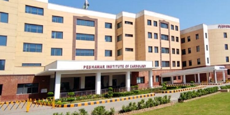 پشاور میں ایک دن میں دل کے 14 آپریشن کے ریکارڈ بنادیا گیا