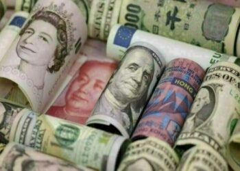 پاکستان کا کل بیرونی قرضہ 130 ارب ڈالر، 5 بڑی کرنسیوں میں مرتکز