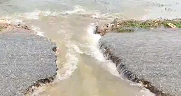 بھارتی آبی جارحیت: دریائے راوی کا حفاظتی بند بھیکو چک کے مقام پر ٹوٹ گیا، کئی علاقے زیر آب