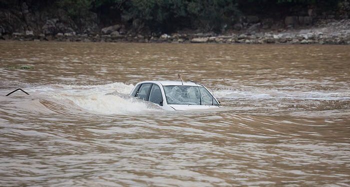 گوگل میپ کو فالو کرتے ہوئے ایک فیملی دریا میں بہہ گئی، 4 افراد ہلاک