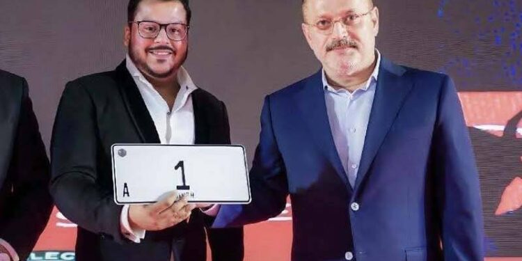 چند ماہ قبل 10 کروڑ روپے میں گاڑی کا نمبر A-1خریدنے والے مزمل کریم پراچہ زندگی کی بازی ہار گئے