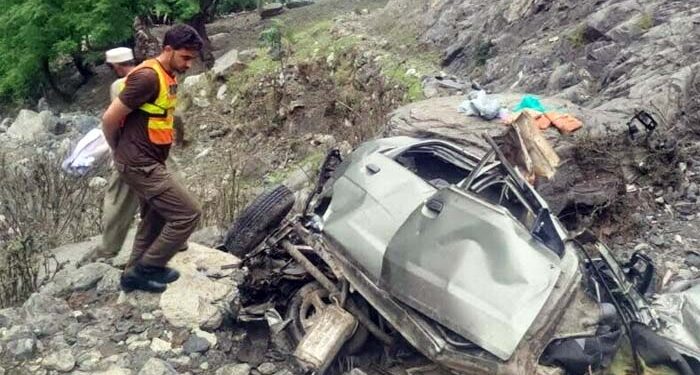 بونیر: گاڑی کھائی میں گرنے سے خواتین اور بچے سمیت 5 افراد جاں بحق