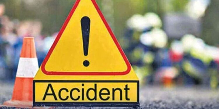 مظفرآباد: باراتیوں کی گاڑی کھائی میں گرنے سے 4 افراد جاں بحق، متعدد زخمی