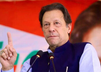 عمران خان کی تصادم کی حکمت عملی پارٹی رہنماؤں کیلئے وبال جان بن گئی