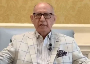 پاکستان تحریک انصاف کو تمام غلطیوں پر معافی مانگنی چاہیے، سینیٹر عرفان صدیقی