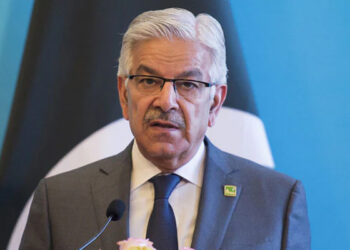 آدھی سے زیادہ بیوروکریسی پرتگال میں پراپرٹی لے چکی اور شہریت لینے کی تیاری کر رہی ہے: خواجہ آصف