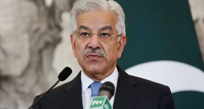 ایک شخص قومی دنوں پرپی ٹی آئی کو فوقیت دیتا ہے، اہم دنوں پر احتجاج انکا معمول بن گیا ہے: وزیردفاع