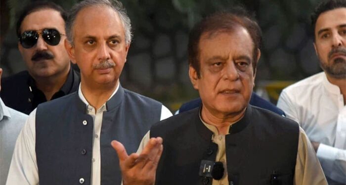 جی ایچ کیو حملہ کیس: عمرایوب اور شبلی فراز سمیت 14 ملزمان کے ناقابل ضمانت وارنٹ جاری