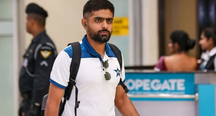 قومی کرکٹر بابر اعظم امریکا سے وطن واپس پہنچ گئے