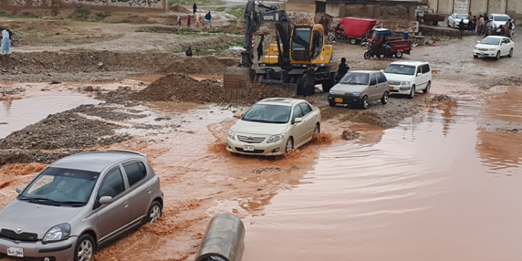 بلوچستان میں موسلادھار بارش،115سے زائد گھر متاثر ، ہرنائی میں چھت گرنے سے خاتون اور بچہ جاں بحق