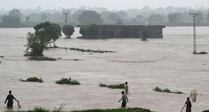 خیبر پختونخوا: سیلاب سے بجلی کا نظام بری طرح متاثر،87 ہزار صارفین بجلی سے محروم