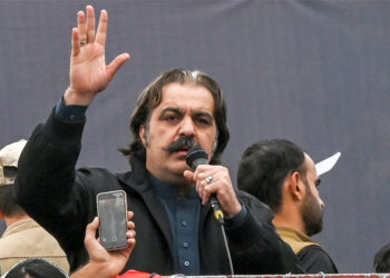 ریاست نے عمران خان کو جیل میں ڈالا ہوا ہے، ریاست چلانے والوں وقت ایک جیسا نہیں رہتا: گنڈاپور