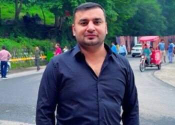 کراچی کے صحافی خاور حسین کی سانگھڑ میں پراسرار موت، گاڑی سے لاش برآمد