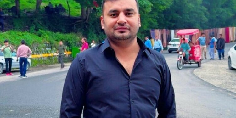 کراچی کے صحافی خاور حسین کی سانگھڑ میں پراسرار موت، گاڑی سے لاش برآمد