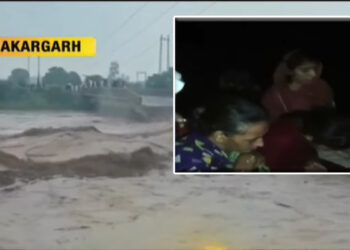 شکر گڑھ: سیلابی ریلے میں پھنسے خواتین اور بچوں سمیت 50 افراد کو ریسکیو کرلیا گیا