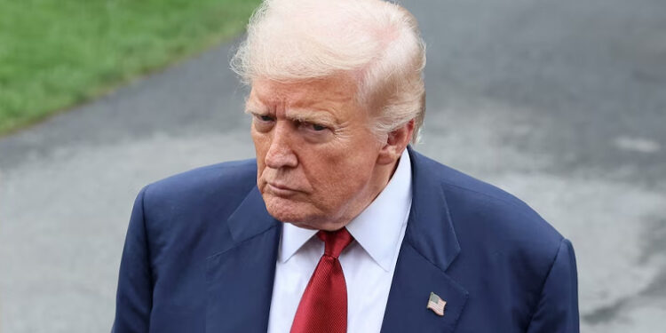 سرد جنگ پھر گرم ! ٹرمپ کا روس کے قریب ایٹمی آبدوزوں کی تعیناتی کا حکم