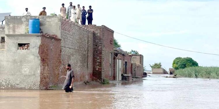 چناب، راوی اور ستلج میں سیلاب نے تباہی کی نئی داستانیں رقم کردیں، 41 افراد جاں بحق